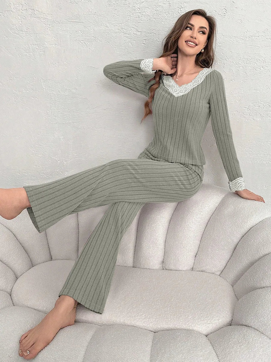 Herbst- und Winter Damenpyjamas Elegantes V-Ausschnitt